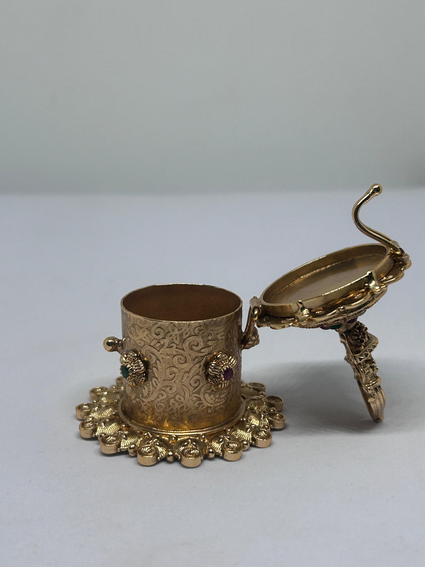 Traditional Kukuma box